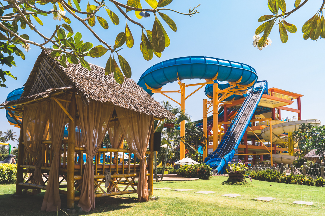 Phuket ซัมเมอร์นี้ห้ามพลาดไปรับวิตามิน Sea กัน,หน้าหาดดูเครื่องบินภูเก็ต,ตึกสถาปัตยกรรมแบบชิโนโปรตุกีส,Three Monkeys,Splash jungle water park,วงเวียนหอนาฬิกาสุรินทร์,Baba Beach Club Phuket,จุดแลนด์ดิ้งถ่ายรูปเครื่องบิน,หาดไม้ขาว,Street Art,ภูเก็ต,The Blanket Hotel Phuket Town